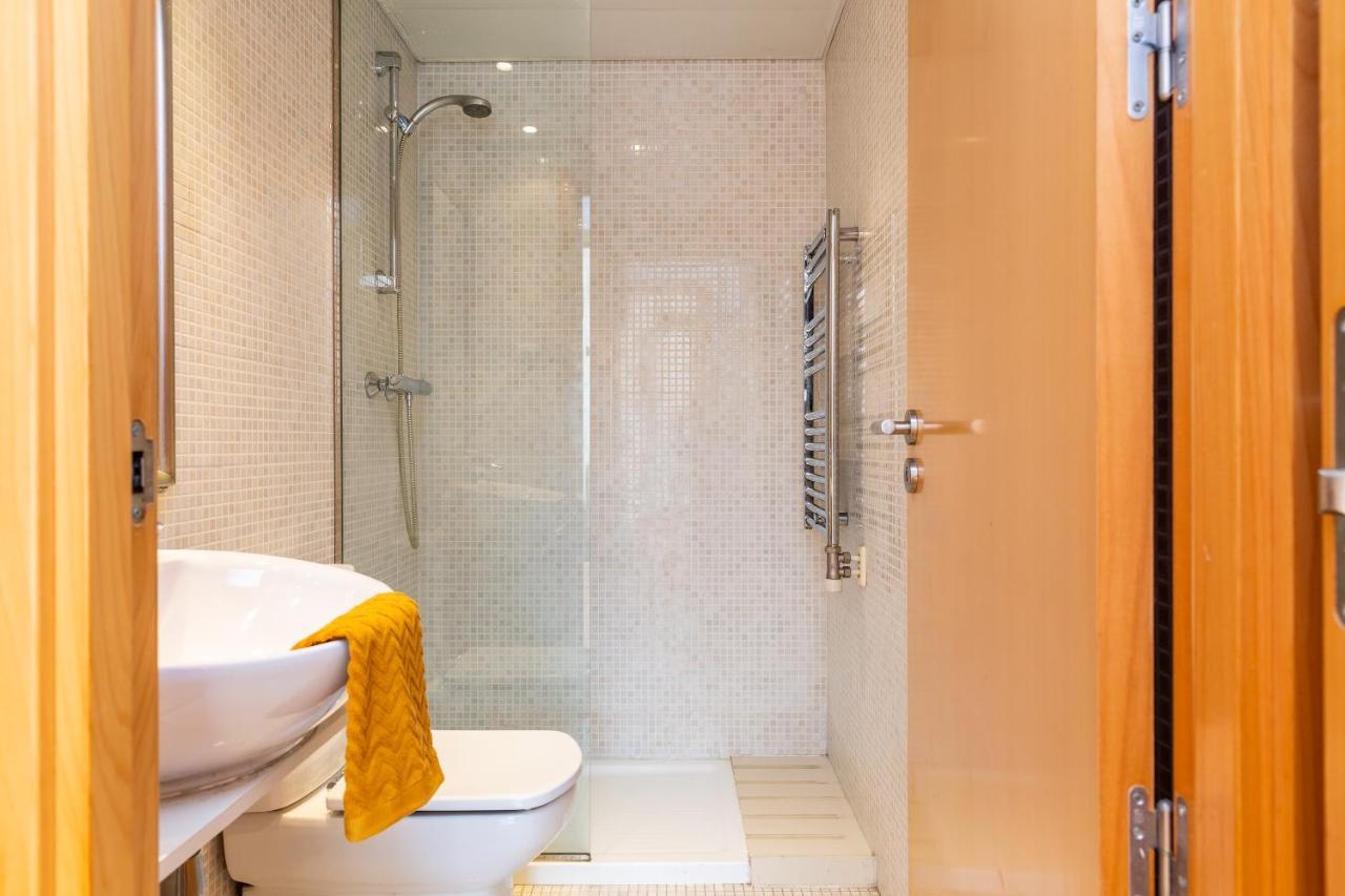 2Br - 2Bh Apartment Close To The Beach Barcelona Buitenkant foto